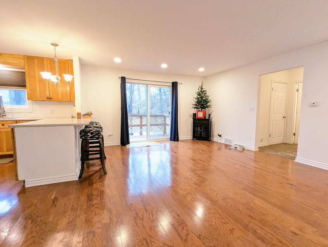 28 Glen Ave #1 - Photo 3 of 15