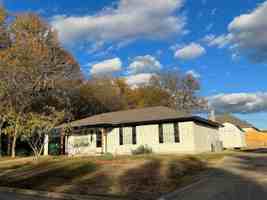 featured image of 701 S Valentine Dr
