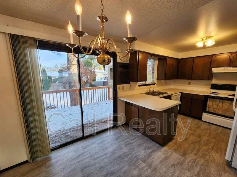 10811 E 26th Ave - Photo 4 of 10