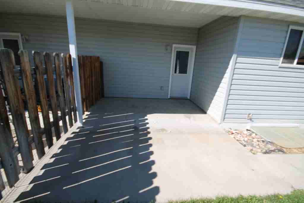 1101 31st St - Photo 2 of 16