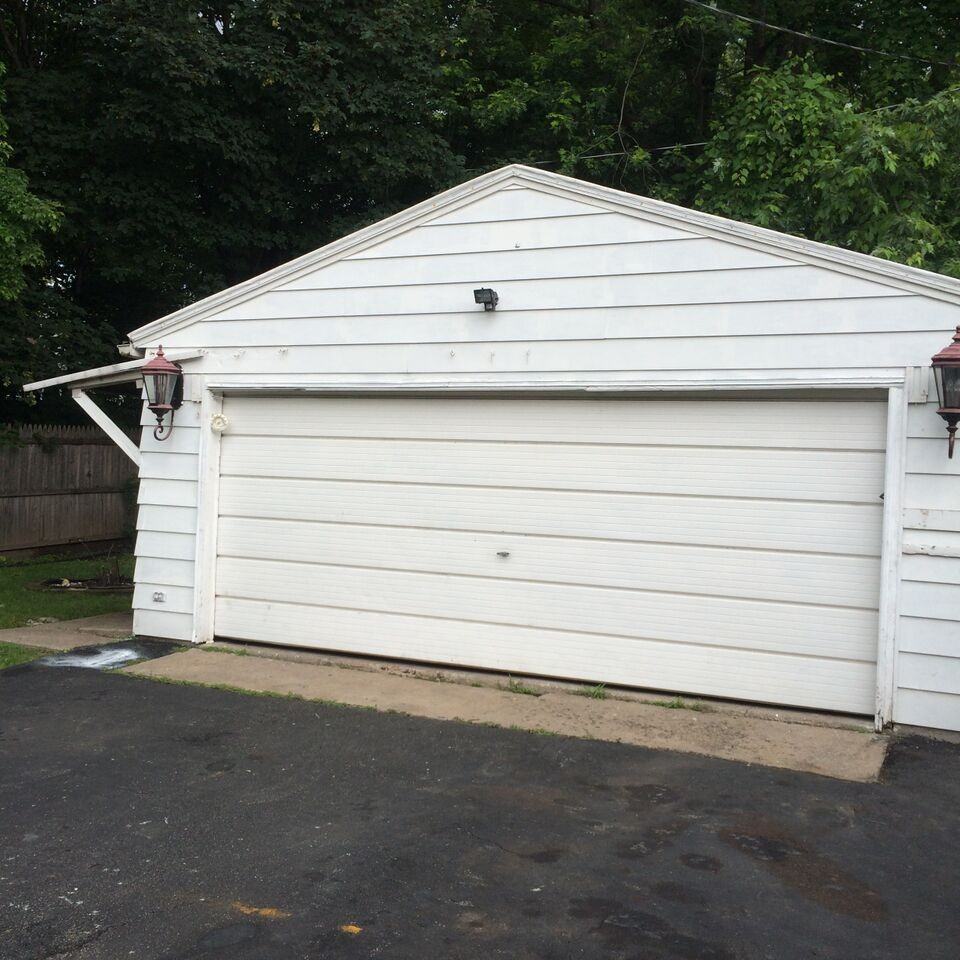 276 Michigan St - Photo 3 of 25