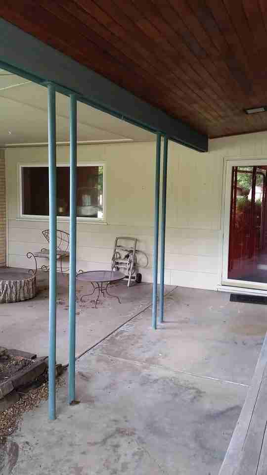 3827 N Clarence Ave - Photo 2 of 9