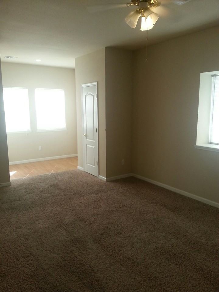 918 N 2nd Ave - Photo 3 of 14