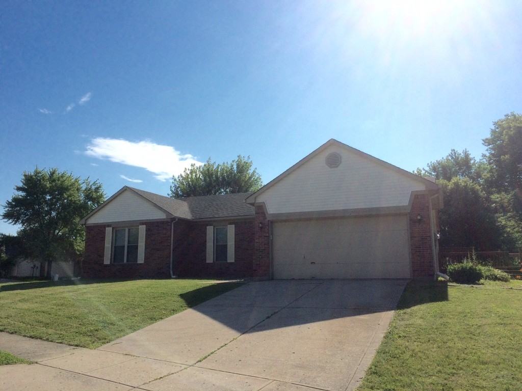 10213 Park Stream Dr - Photo 2 of 34