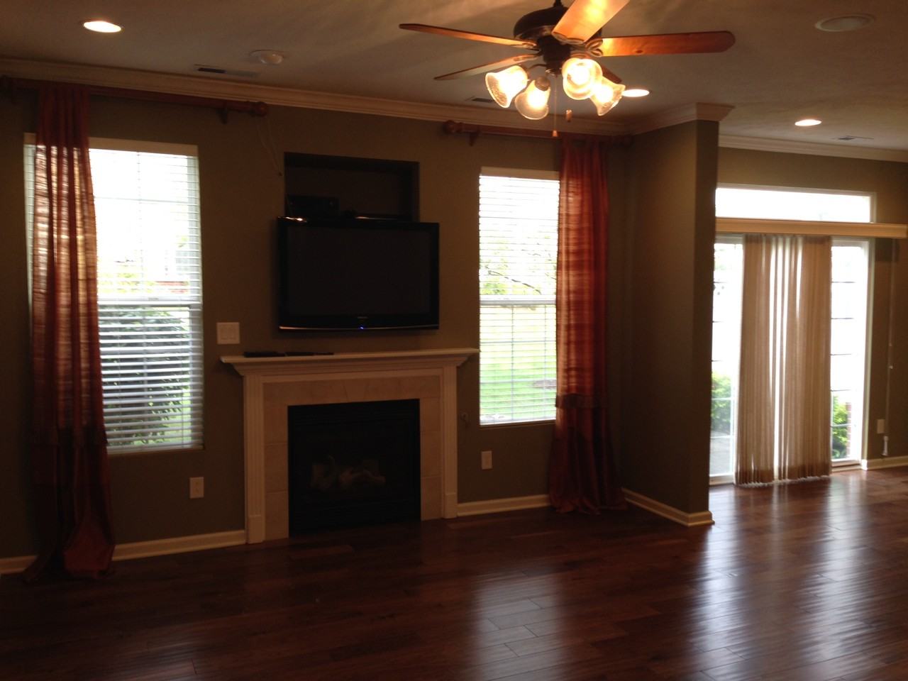 14975 Stout Dr - Photo 3 of 24