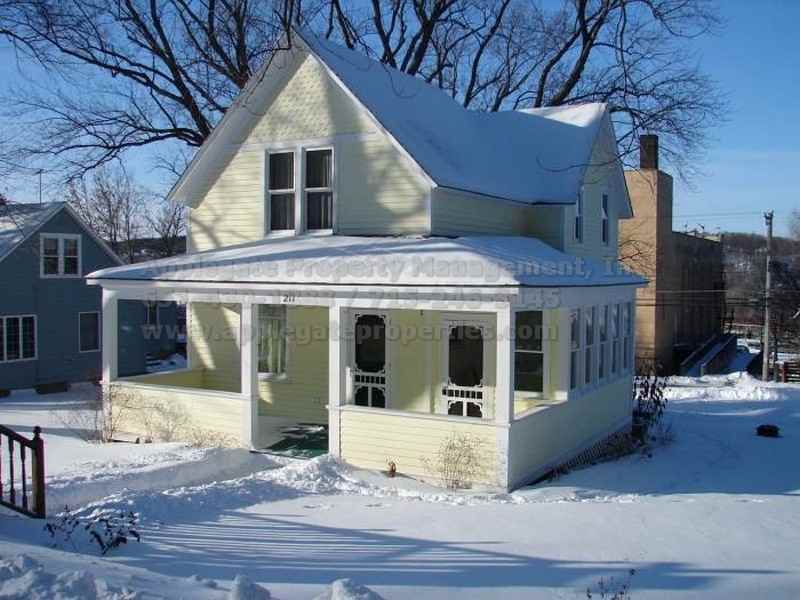 211 N Adams St - Photo 2 of 19