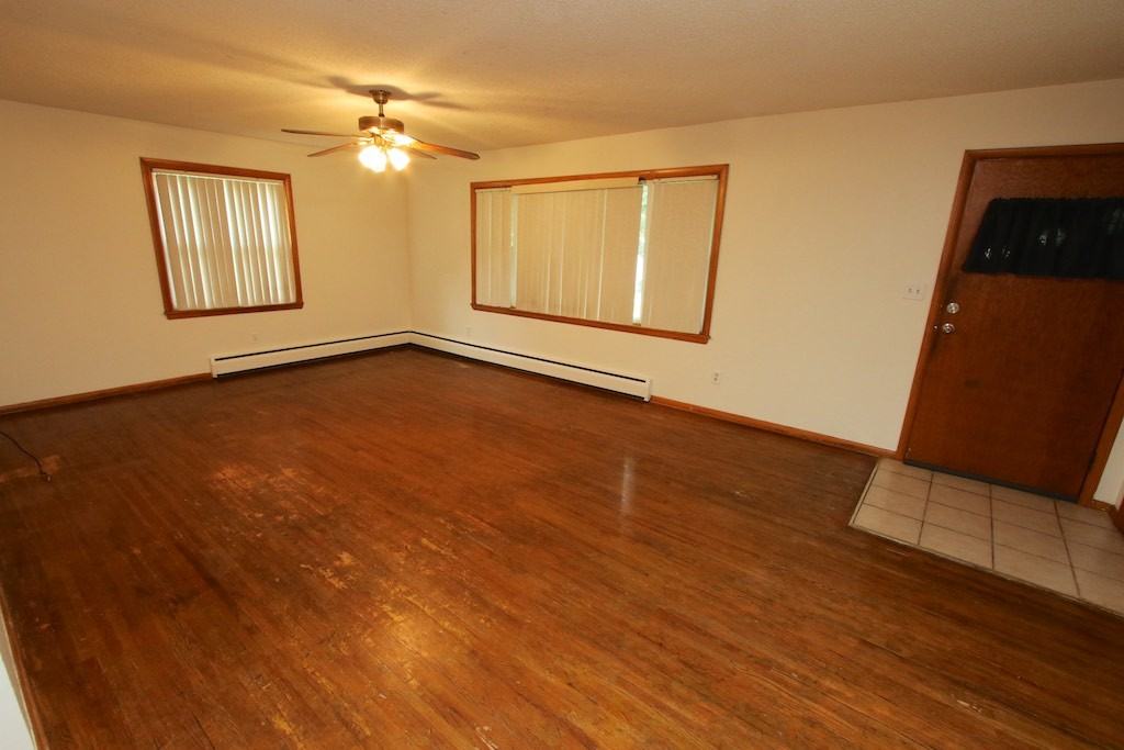 5216 N Newton Ave - Photo 3 of 12