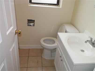 519 West Marquette Road #12 - Photo 5 of 9