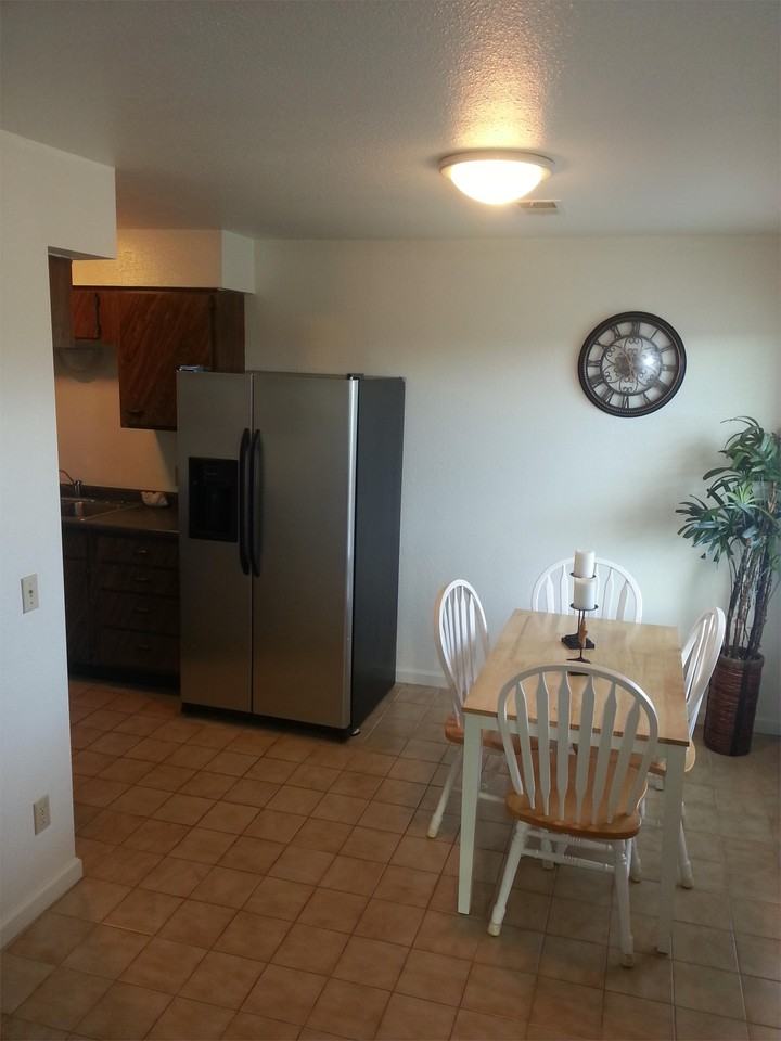 722 W Broomfield St #G02 - Photo 3 of 18