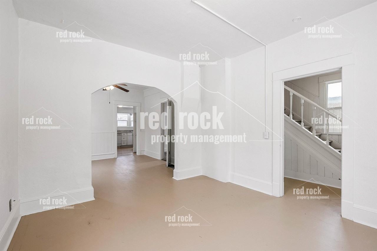 1517 E Bridgeport Ave #1 - Photo 7 of 23