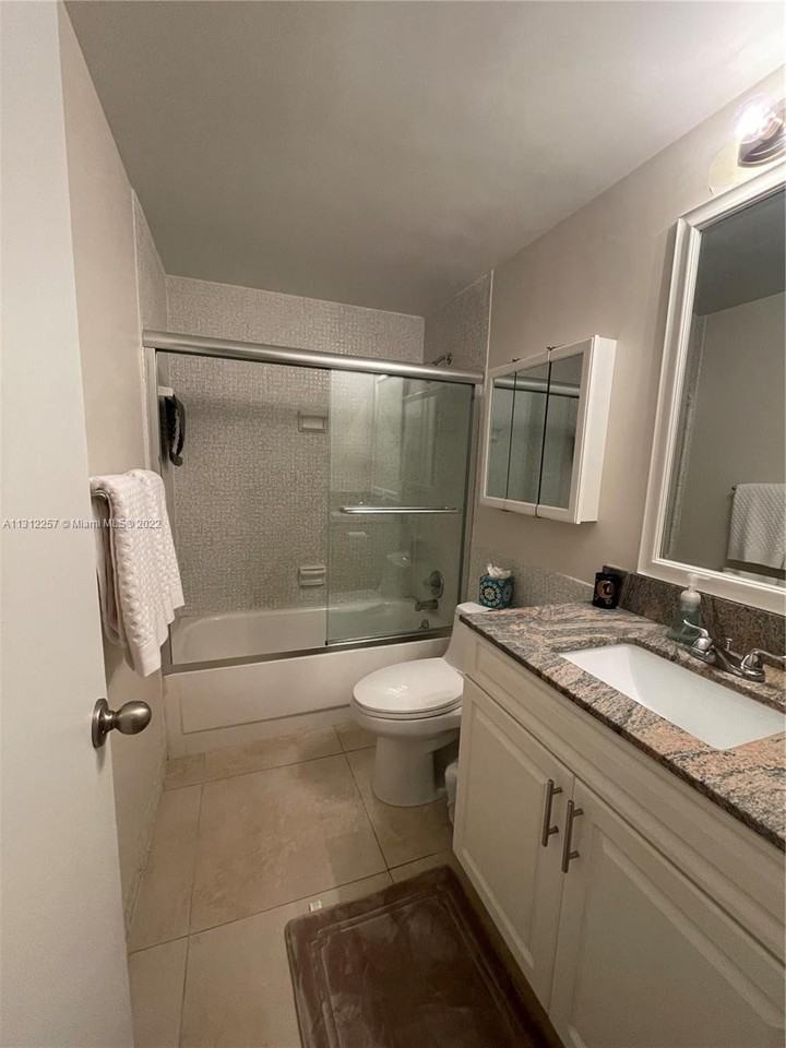 3505 S Ocean Dr #108 - Photo 6 of 10