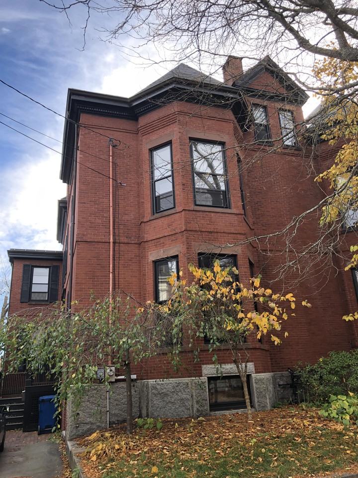 322 Spring St - Photo 3 of 50