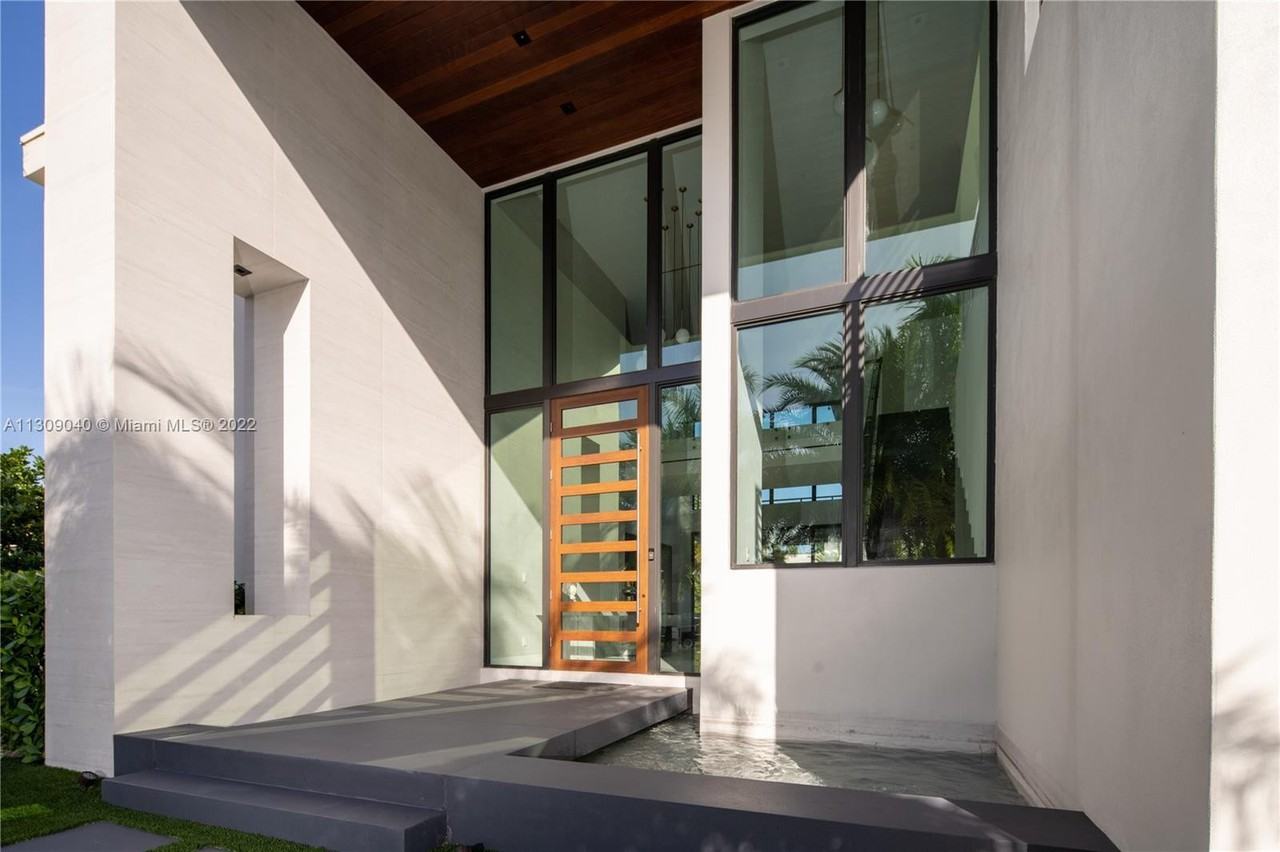 128 Fiesta Way - Photo 4 of 50