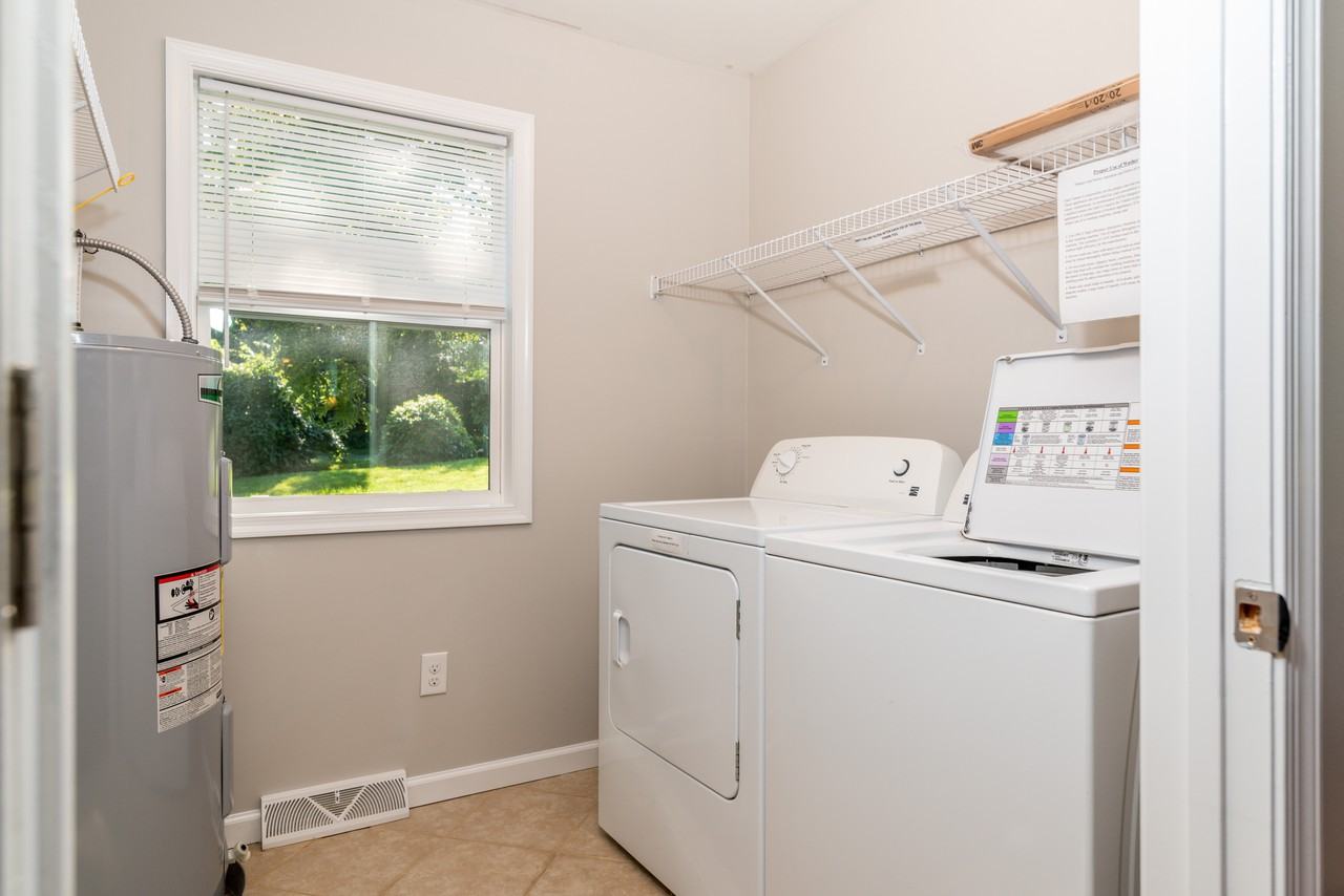 496 Stage Rd - Photo 3 of 26