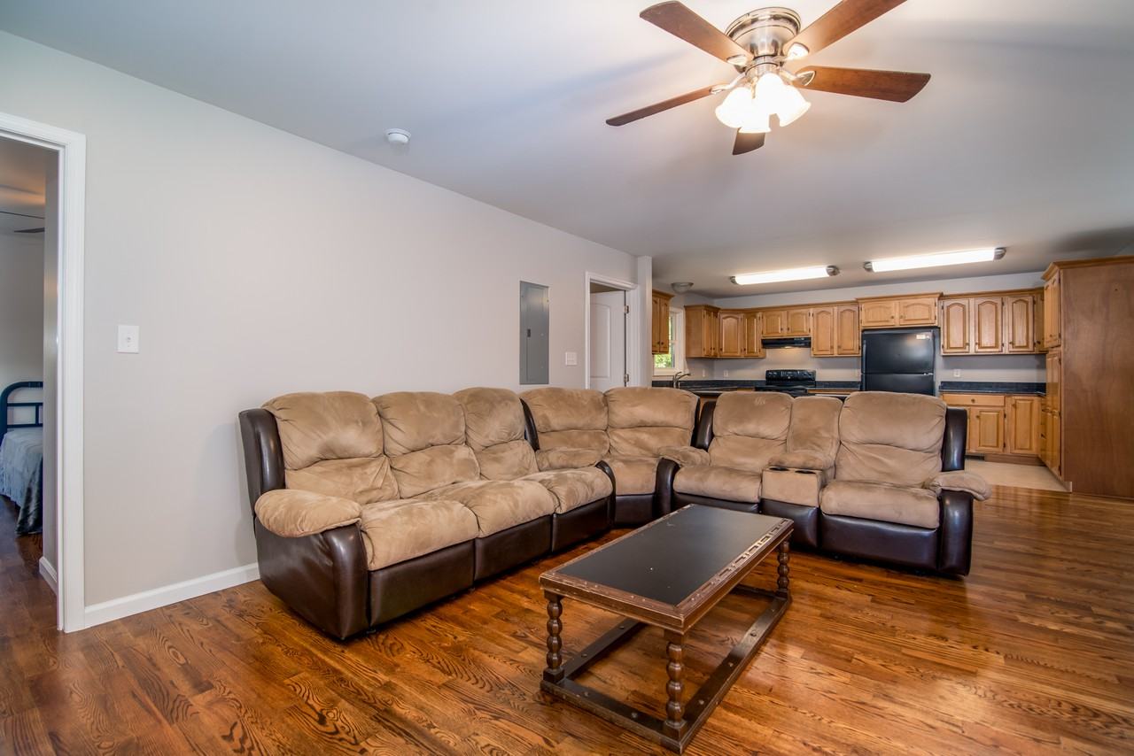 496 Stage Rd - Photo 4 of 26