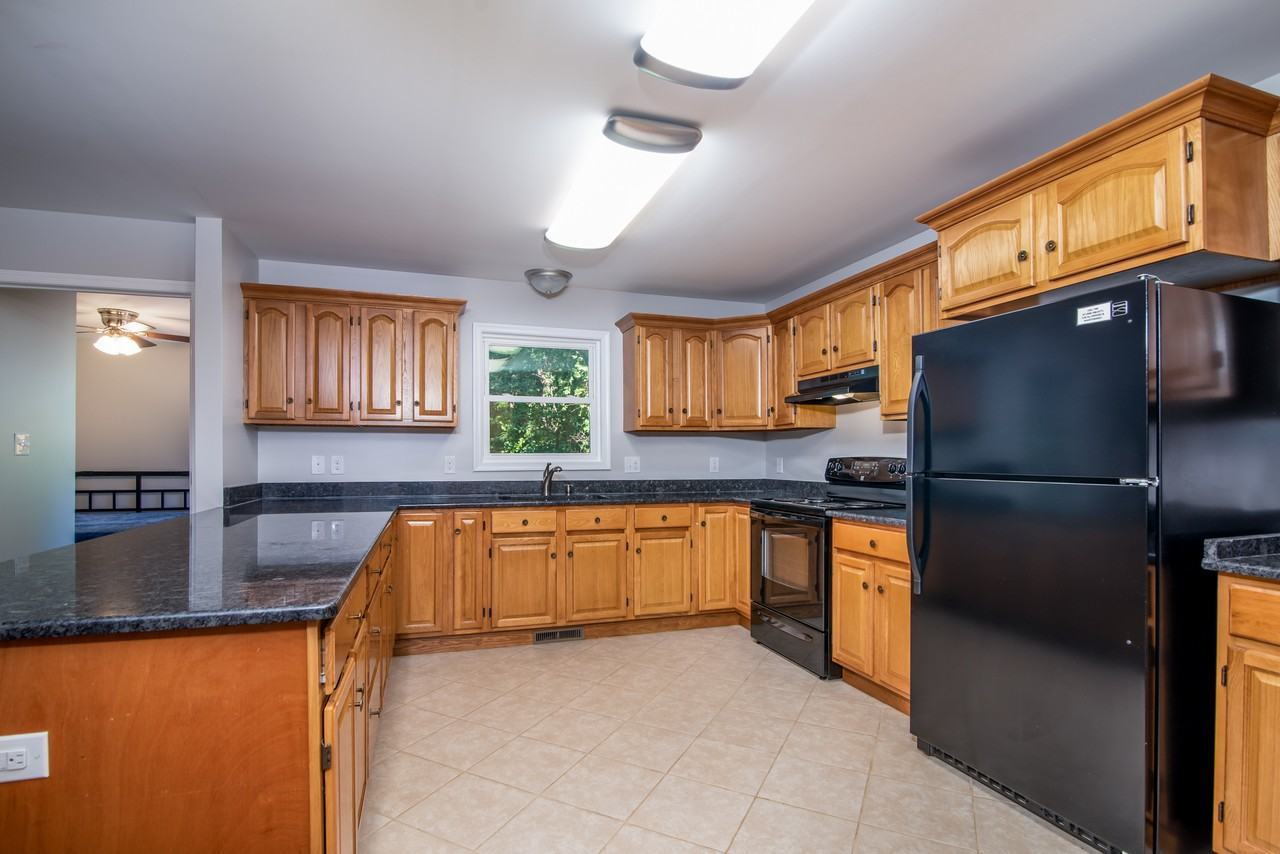 496 Stage Rd - Photo 6 of 26