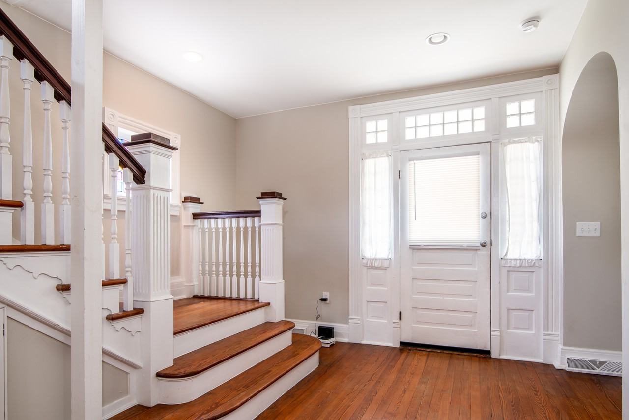 381 Main St #1 - Photo 3 of 22