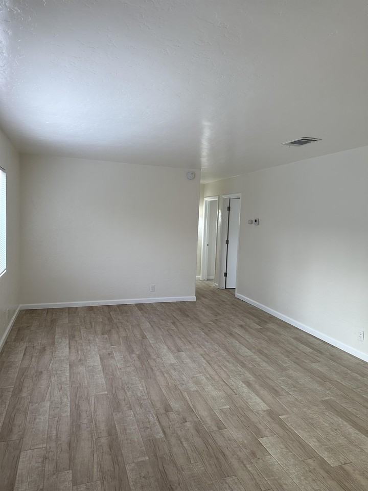 4321 W Myrtle Ave #4323 - Photo 5 of 14