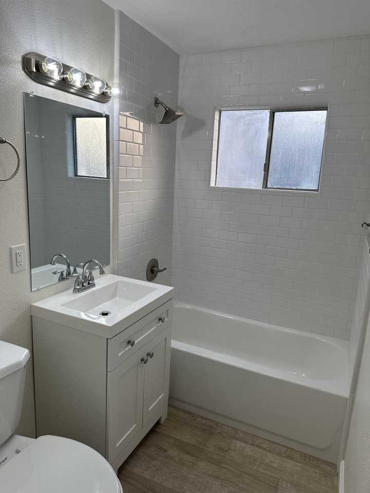 4321 W Myrtle Ave #4323 - Photo 7 of 14