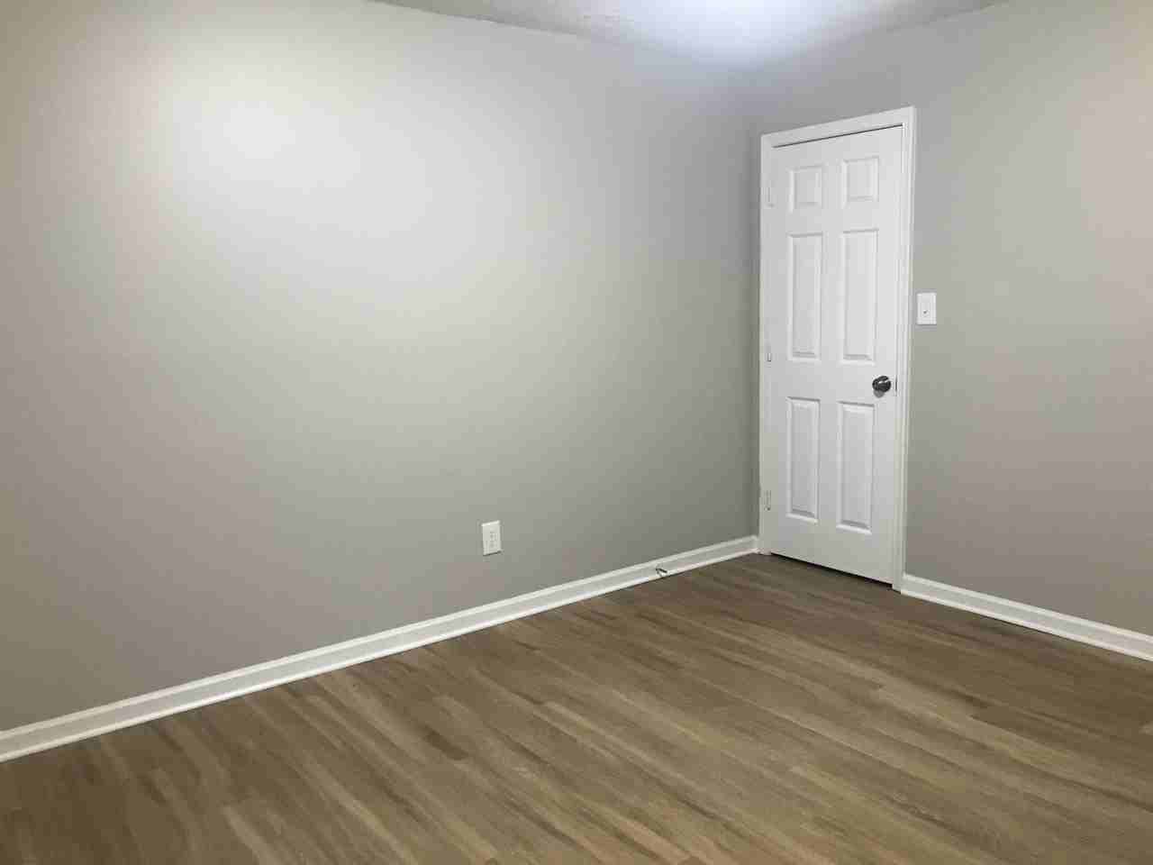 2509 Green Oaks Ct #C - Photo 7 of 9