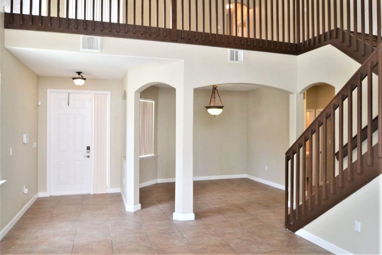 7977 Nw 116th Ave - Photo 2 of 17