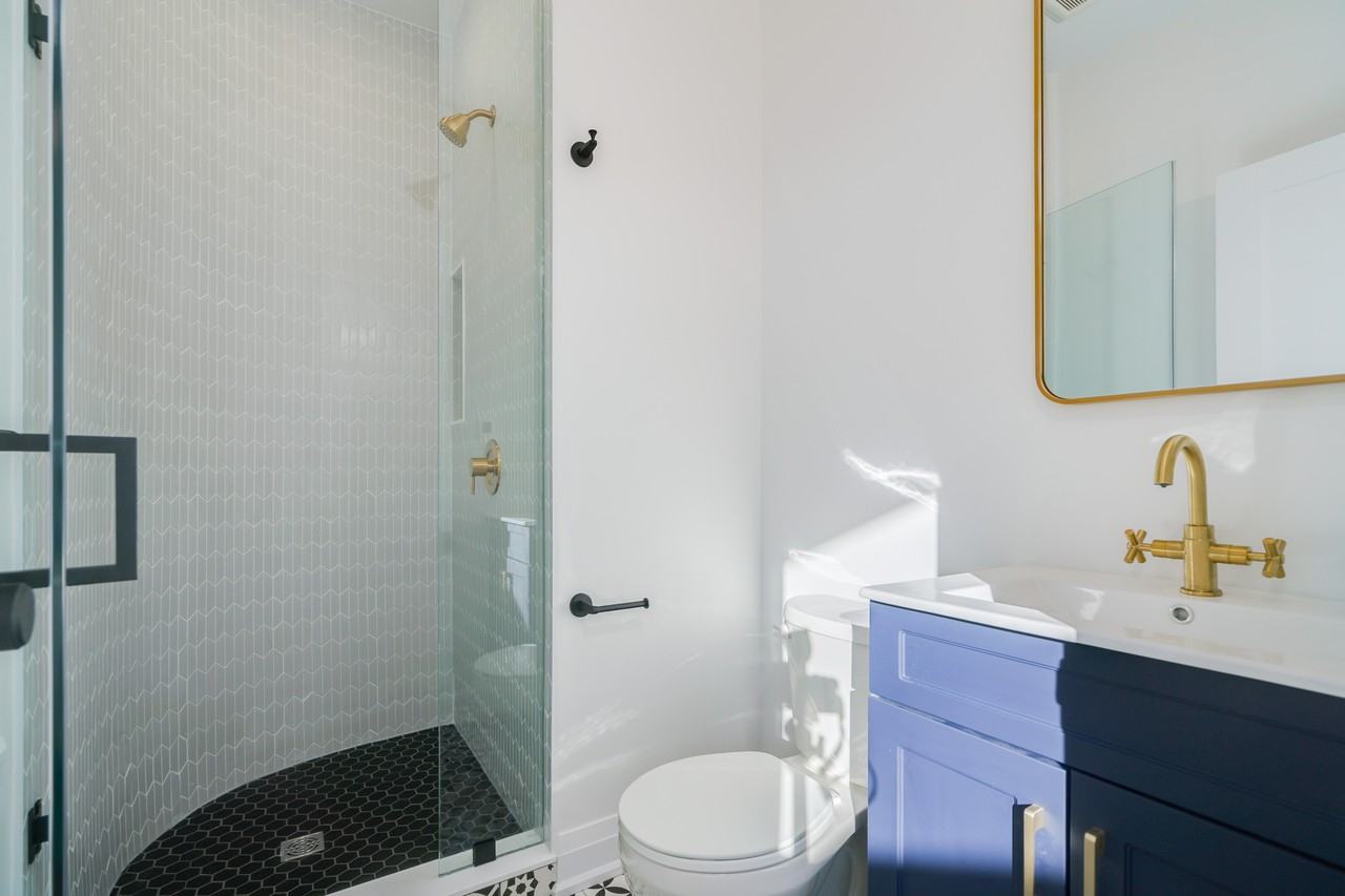 147 Denison Ave - Photo 6 of 19
