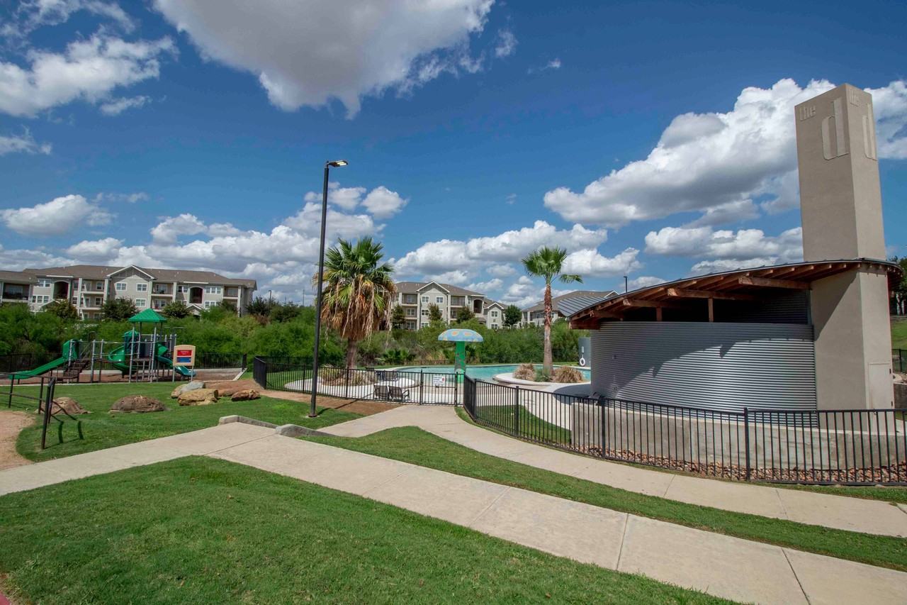 Dorel Laredo - Photo 4 of 26