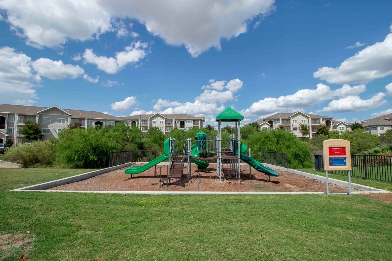 Dorel Laredo - Photo 6 of 26