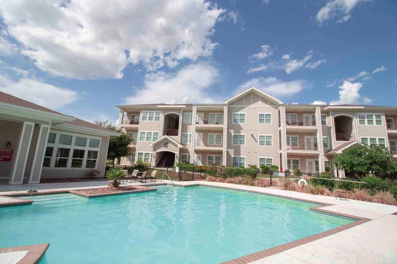 Dorel Laredo - Photo 7 of 26