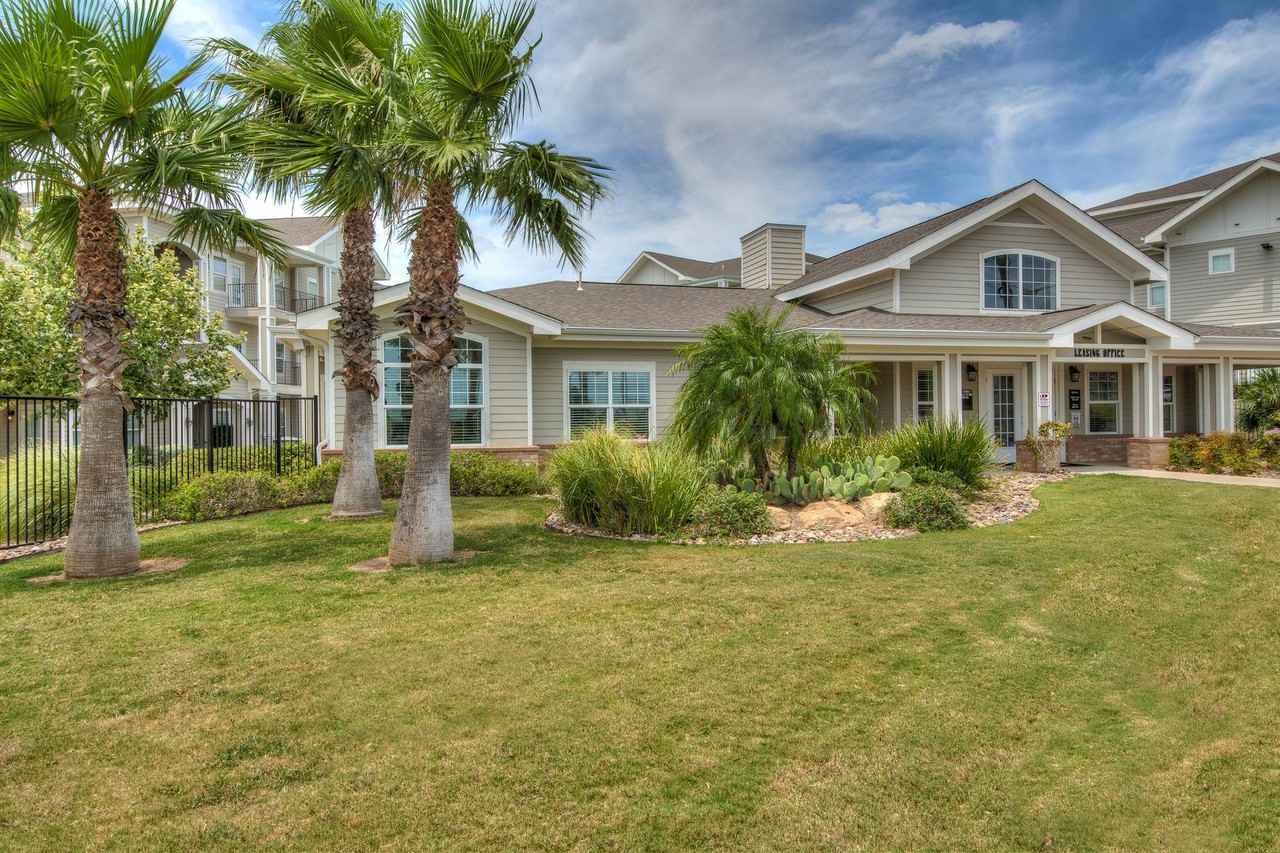 Dorel Laredo - Photo 2 of 26