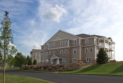 11 Stoneledge Dr #11