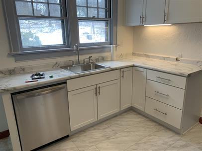 3230 E Washington Ave - Photo 2 of 10