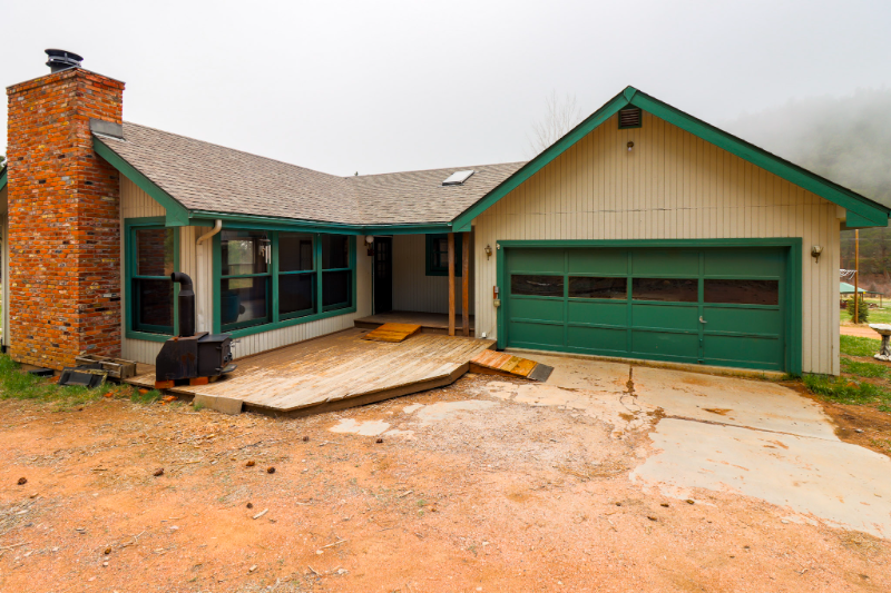 2713 Lakemoor Dr - Photo 3 of 50