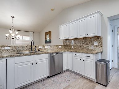 4835 E Piccadilly Rd - Photo 6 of 10