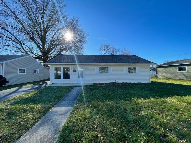 32 Halcyon Dr - Photo 2 of 37