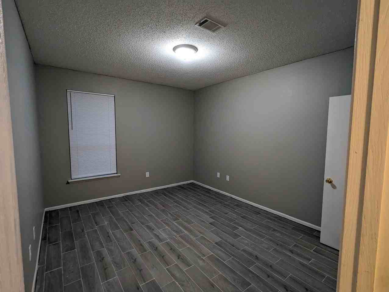 1839 Tyler St #18 - Photo 7 of 12