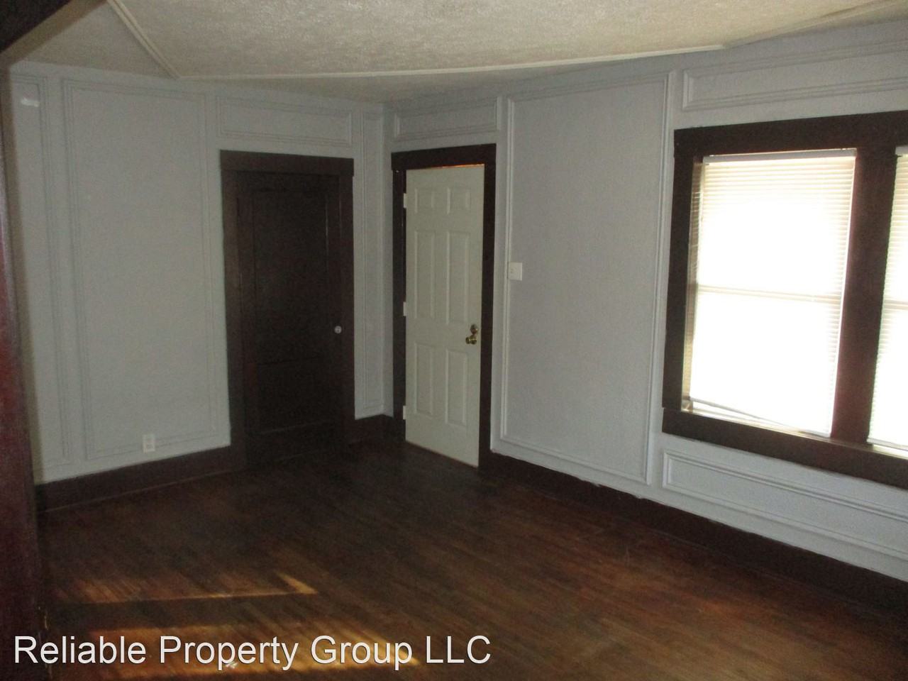 2306 Eby Ave - Photo 3 of 11