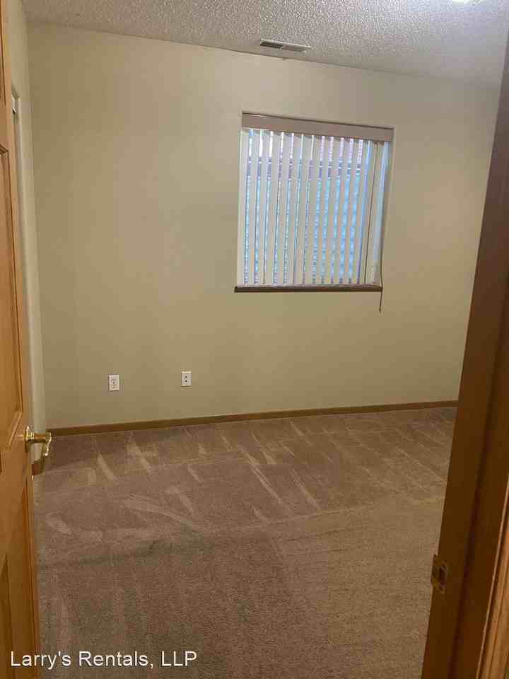 407 Burleigh Apartments in Yankton, SD 57078 Zumper