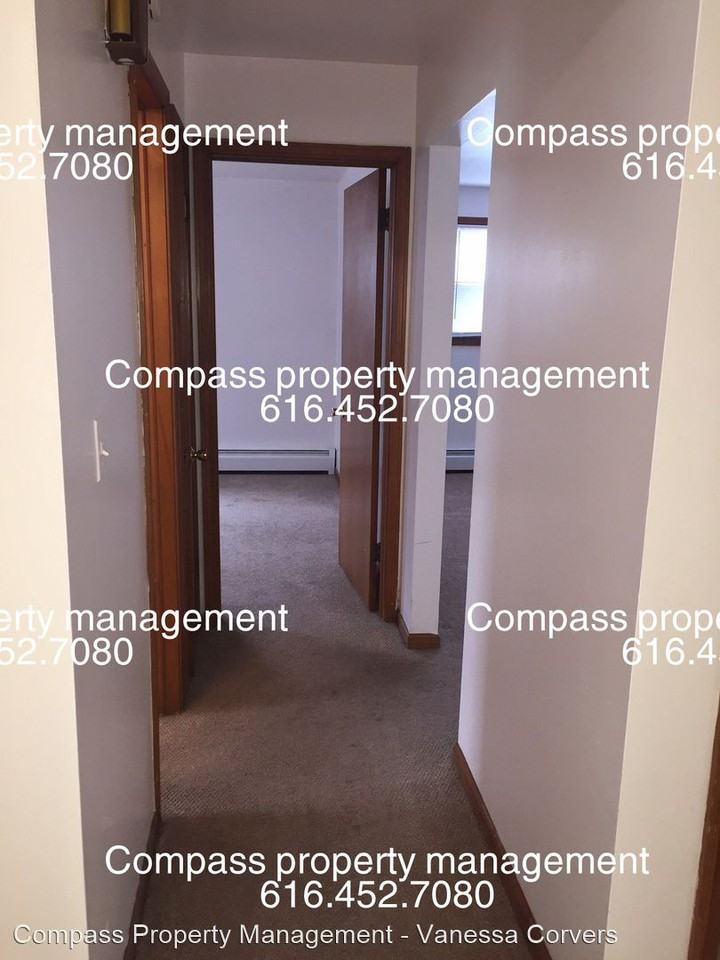 865-883 Emerald Ave NE - Photo 3 of 11