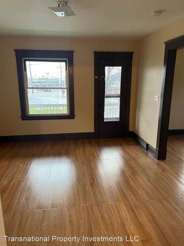 10801 Joan Ave - Photo 3 of 17