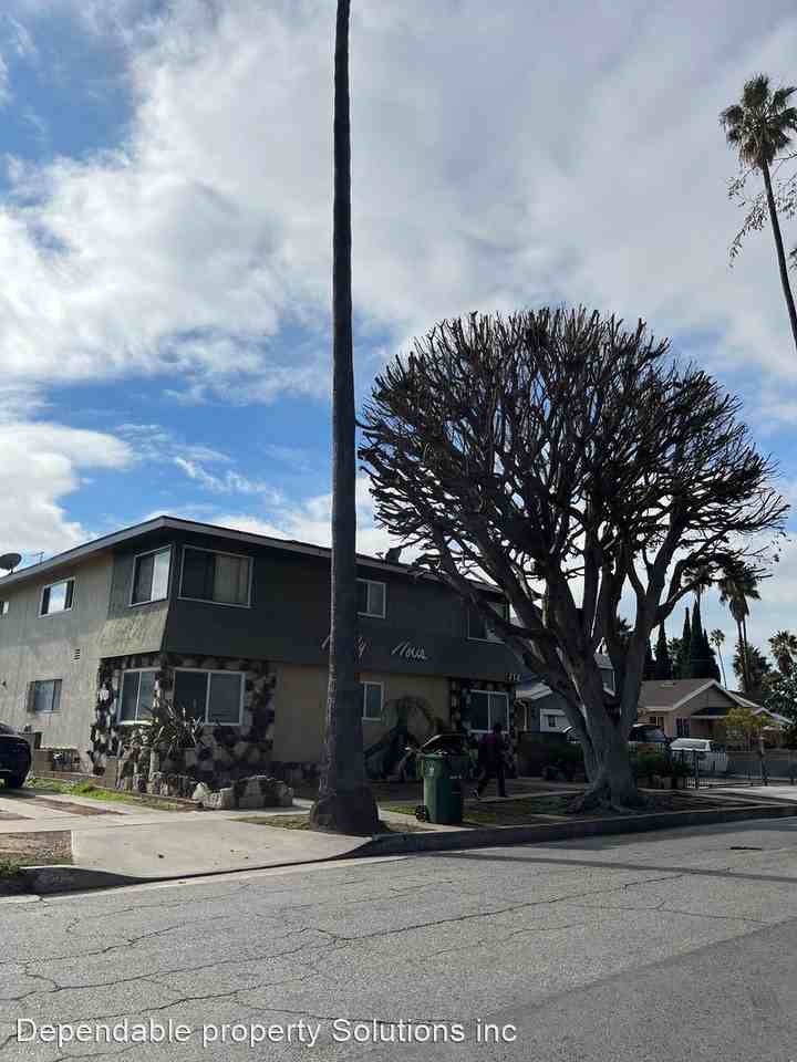 712 E. Hardy St. - Photo 2 of 4