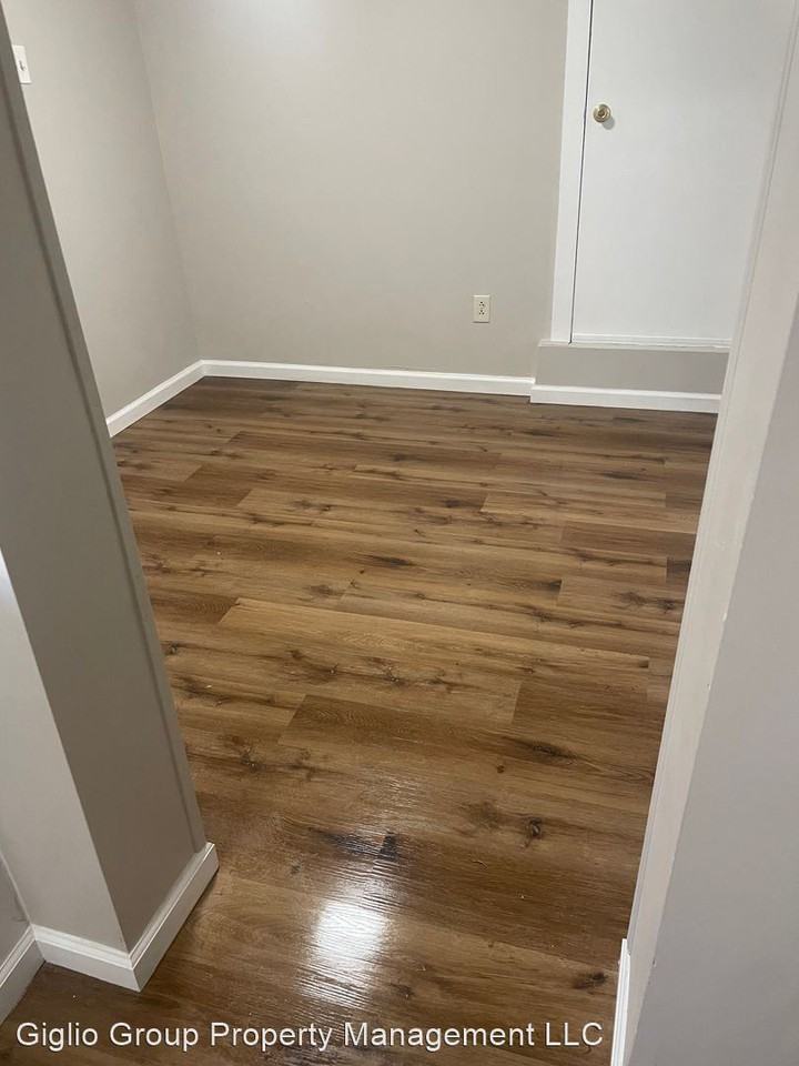 212-214 E Elm Street - Photo 2 of 5