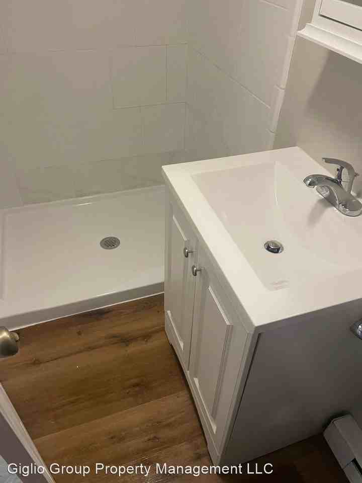 212-214 E Elm Street - Photo 3 of 5