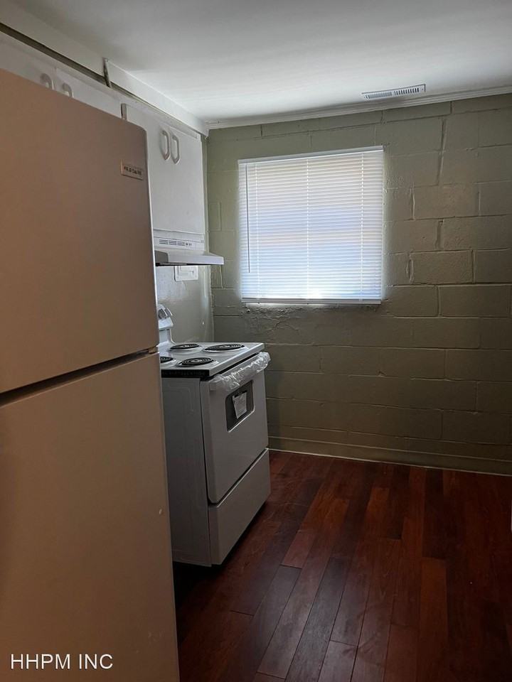 3504 Cole Ave - Photo 3 of 9