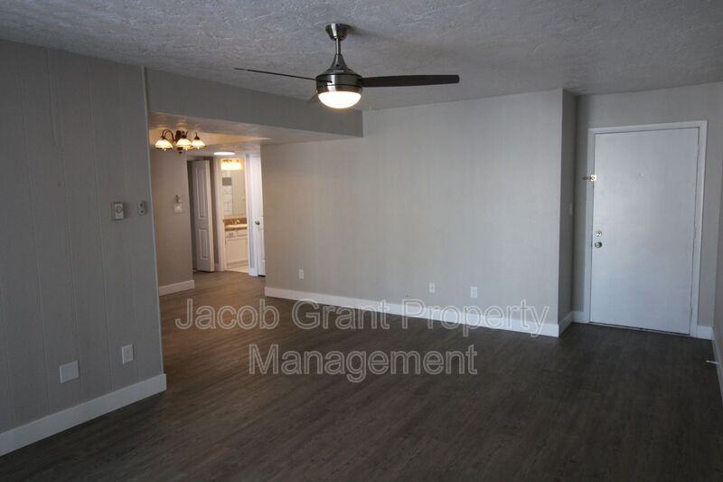 1430 Vega Cir - Photo 2 of 14