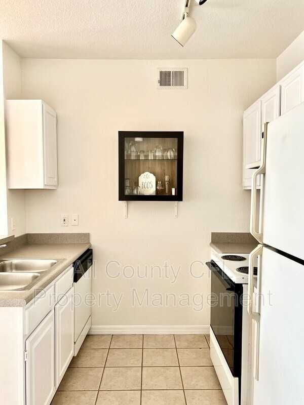 8820 Legacy Dunes Court #304 - Photo 7 of 26