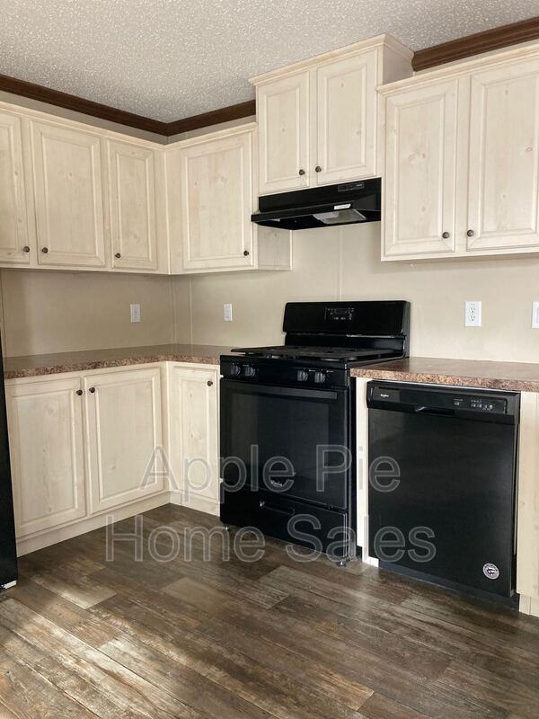2028 Mamie Eisenhower Ave #30 - Photo 2 of 6