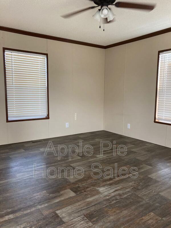 2028 Mamie Eisenhower Ave #30 - Photo 3 of 6