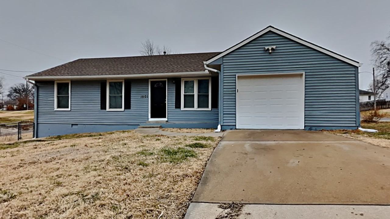 1501 Richmond Ave - Photo 2 of 18