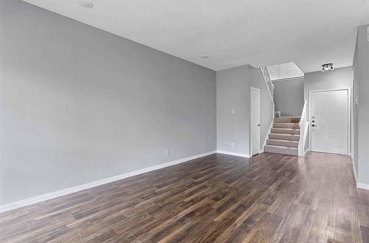 2422 Northlake Ct - Photo 2 of 23